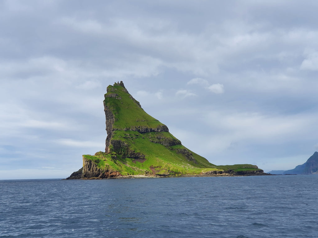 Vágar Excursion - Vamos Faroe Islands